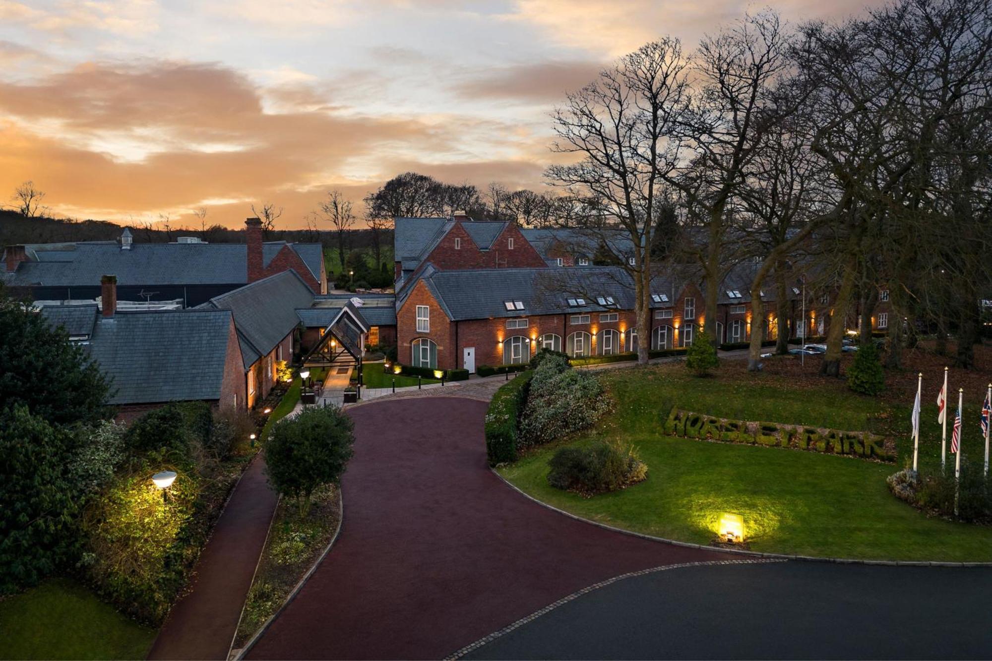 Delta Hotels By Marriott Worsley Park Country Club Eksteriør bilde